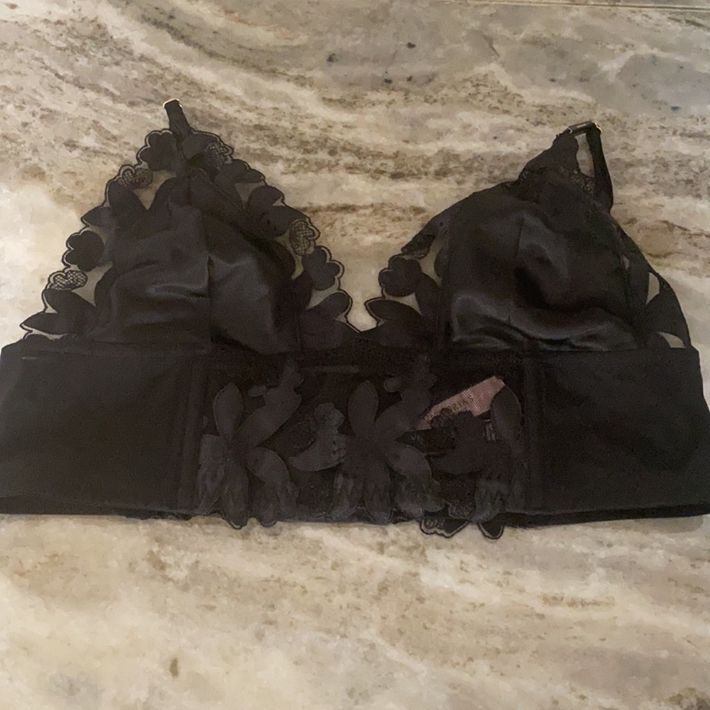 Victoria’s Secret Unlined Floral Embroidere Bra L - Picture 5 of 11